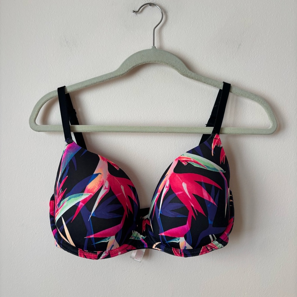 PINK Wear Everywhere T-Shirt Bra 34DDD
